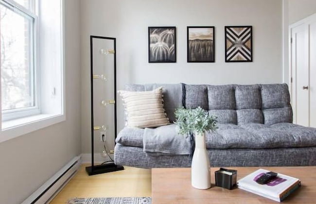 Trendy Little Italy 3 Bedroom Condo - Foto 14