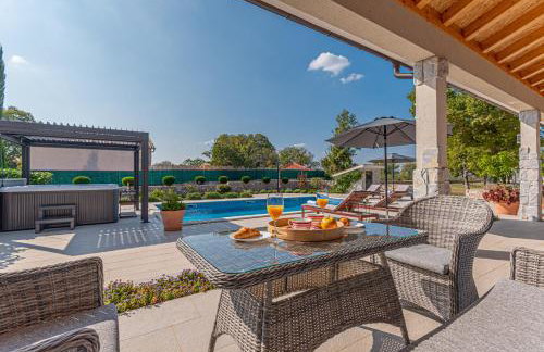 Villa Romansa Miljevci near Krka National Park - Photo 12