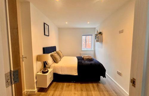 Central 2 Bedroom Apartment with Free Parking Sleeps 8 & Walk to City Centre & Arena - Foto 45