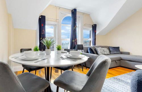 Lovely 4-BR Home In Leyton - Sleeps 14, Near Tube, Arcade, 100inchTV - Foto 56