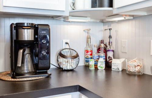 Whimsical Lake House - Foto 35