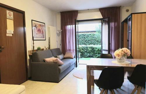 Residence MokyD13-piscina, WiFi, giardino,garage - Foto 1