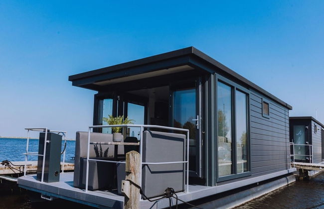 Modern Houseboat With air Conditioning Located in Marina - Foto 16