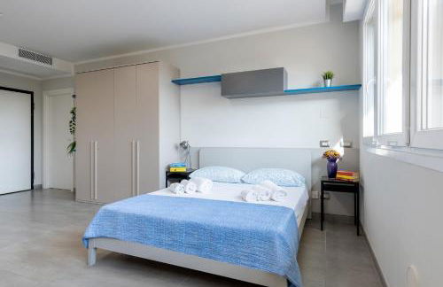 GuestHost -Seaside Studio with Swimming Pool and Parking - Foto 2