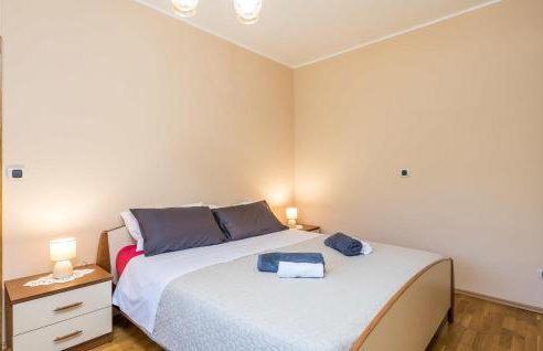 2 Bedroom Gorgeous Home In Veli Brgud - Photo 25