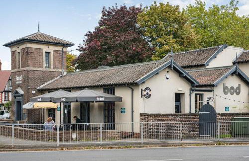 Stylish 4 Bed Trentham Retreat with Pool Table - Foto 20