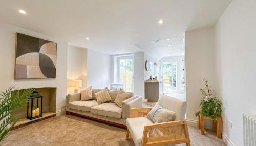 Modern Canterbury 3 Bedroom Townhouse - Pets Welcome & Free Parking - Foto 1