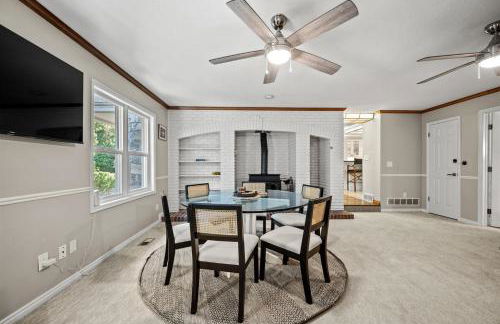 Hobbs Mill Ski Lodge Theater Games Dogs OK - Photo 60