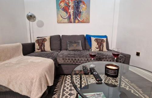 Spacious & comfy Home- very close to NEC Birmingham ,HS2 & Airport- Perfect for contractors & groups- free parking & Fast WiFi - Foto 1