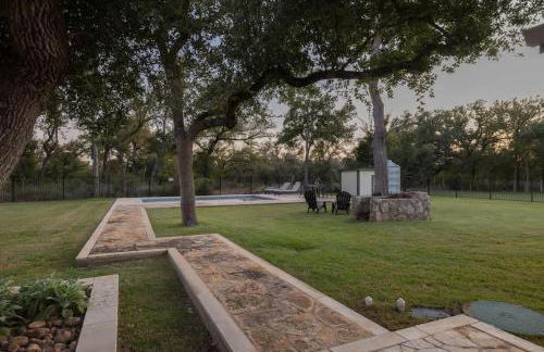 Upscale Home With Pool and Firepit - Close to Mercer St! - Foto 90