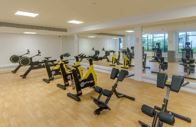 Luxury Modern Apartment With Exceptional Views! Hosted by Sweetstay - Photo 42