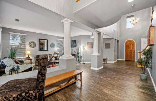 Entire Private Home with 5 Bedrooms 4 Bathrooms 3000 Sq ft Villa, Pool, Hot Tub, Nature, Garage, Winery, Available Now - Foto 64