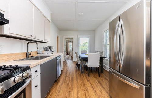 Spacious 3BR Family Flat Near Encore Assembly Row - Photo 29