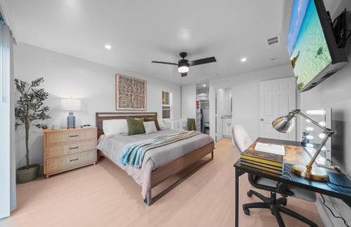 Entire Private Home with 3 Bedrooms 2 Bathrooms, with Garage, Gated Yard, King Bed House, Available Now - Foto 47