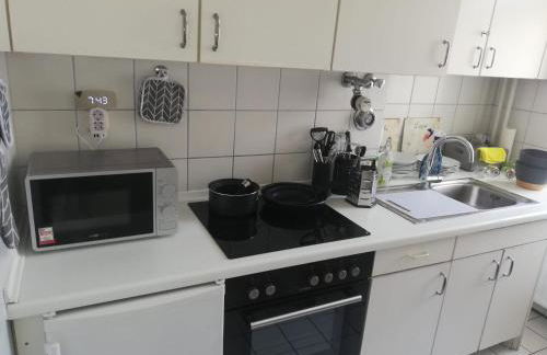1 Zi Whg an der Universität zu Kiel-City, Alsenstrasse 17, perfekt als Schadenwohnung, eigener Parkplatz, 45 qm, große Wohnküche, , Wlan incl, perfekt möbliert, je 3 Min zur Universitätsklinik zu Kiel, Ostsee, Seebäder, - Foto 14