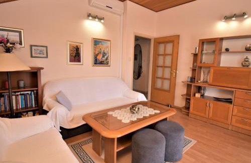 2 bedroom apartment with garden - Foto 1