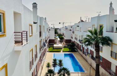 Amazing beach bliss 2br w/private sea view terrace - Photo 14