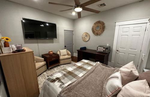 Farmhouse Oasis w Pool Heated Spa Treehouse and Game Room Located Centrally off I-4 - Foto 25