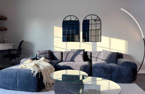 Bright & Spacious in Iconic LA Neighborhood Free parking - 10mins to Cedars - Photo 4