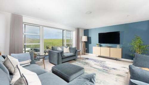Sandyford, Holywell Bay - Sea Views - Walk to Beach - 2 Pets Allowed - Free Parking and WiFi - Foto 2
