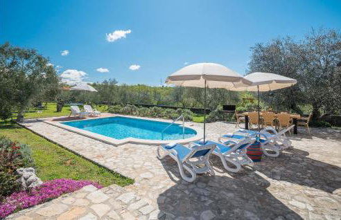 4 Bedroom Nice Home In Buje - Foto 9