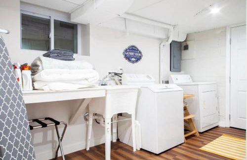 Transit-Friendly Home Old Town Parking - Foto 6