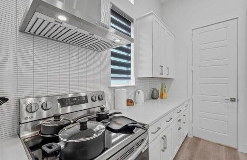 Pet-Friendly 2BR l Private Baths l Stylish Stay - Foto 11