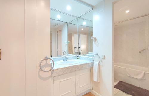 DFLAT Escultor Madrid Apartments - Photo 49