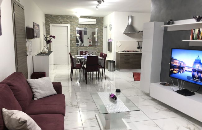 Sea View 2 Bed Apartment Close to Beach - Photo 17