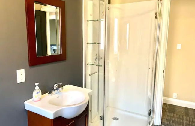 Professional Three Bedroom Condo Suite - Foto 13