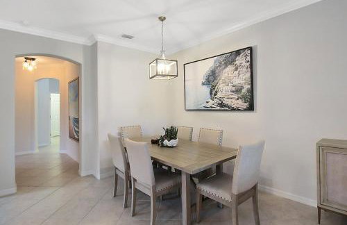 Gorgeous Lakefront Villa in Gran Paradiso - Seabird Villa - Photo 15