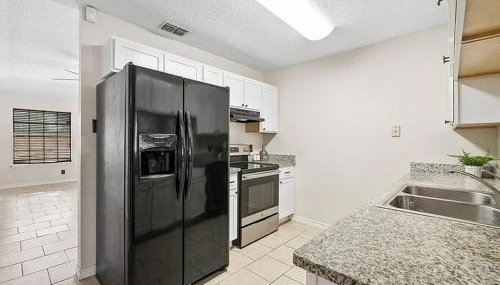 4 Bedroom 2 bath Beautiful spacious home for rent 1300 a month - Foto 5