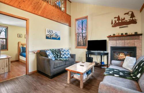 Hot tub, fireplace, fire pit, pool table, grill, EV, pets, HOA lake - Photo 28