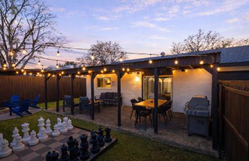 5-BD 2 5-BA Modern Retreat w Games & Hot Tub - Foto 36