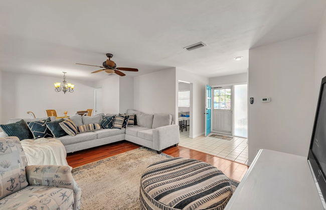 Sunny Retreat In Clearwater 2 Bedroom Home by RedAwning - Foto 1