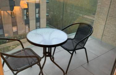 The Melodies with Free Parking , Harlow - Foto 20