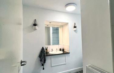 The County Staycation - Photo 13