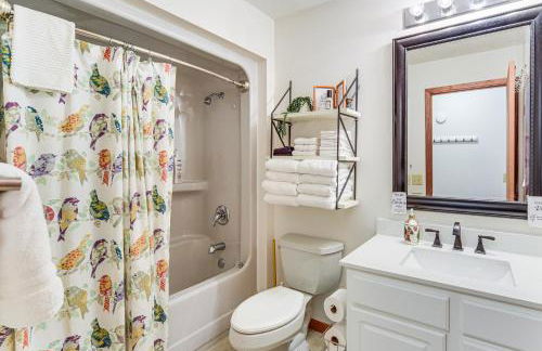 Lakeside Spooner Home with Game Room and Views! - Foto 32