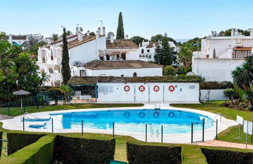 Andalusian Elegance apartment in El Paraiso with 360 views over Sea and Mountains - Photo 24