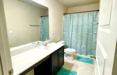 Spacious Home, Patio, Yard, WiFi, Near Speedway - Foto 12