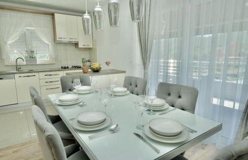 Apartment Mario - with pool - Foto 9