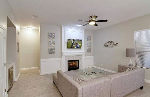 HOLLYHOCK - Pet-Friendly 4BR Heated Pool & Near Golf - Foto 14