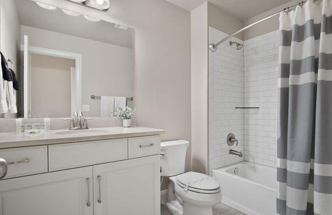 All Inn the Family - Photo 20