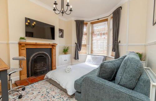 Newcombe - Sleeps Up to 8 - Close to Northampton Town Centre & Train Station - Fast Wifi, Free Parking, SmartTV with Netflix by Centro Stays - Foto 12