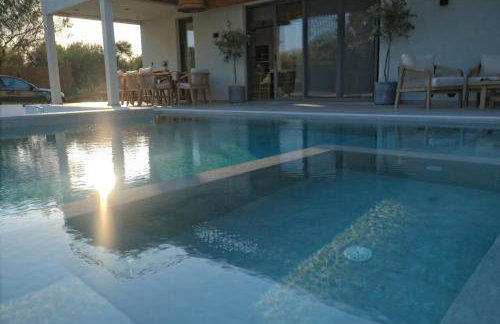 Villa Mourelo luxury villa in chania with private pool jacuzzi - Foto 8