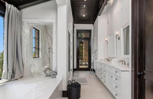 Summitridge Bev Hills Villa with Pool, Spa, Roof Deck - Foto 12