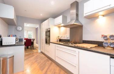 9 College Court Spacious, Modern 4-Bed Townhouse in York - Pass the Keys - Foto 12