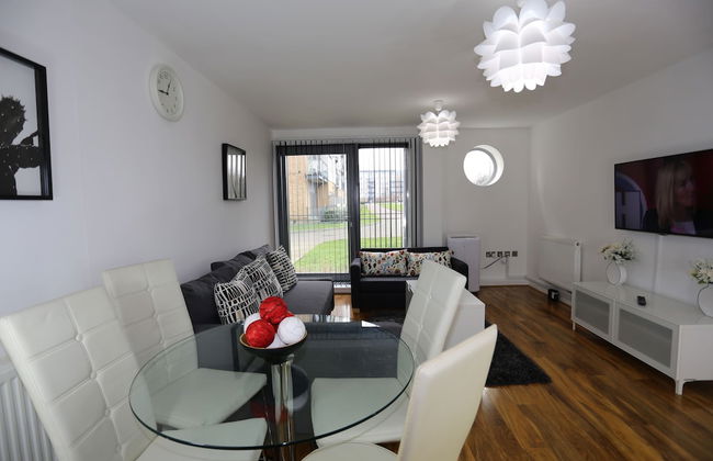 2 bed Riverview Bridge House Apartment - Foto 29