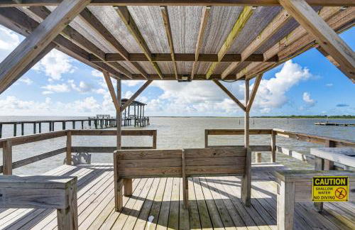 Galveston Bay Views and Pier! San Leon Gulf Getaway - Foto 32