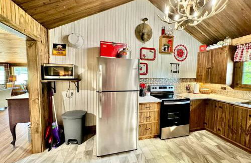 Tranquil Riverfront Cabin Retreat with Wildlife, Trails & Open Skies in Tahlequah, Oklahoma - Foto 30